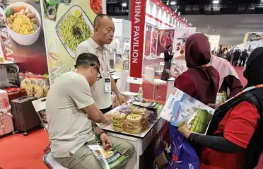Bloc de nouilles instantanées Dongyang Food à l'exposition Halal en Malaisie